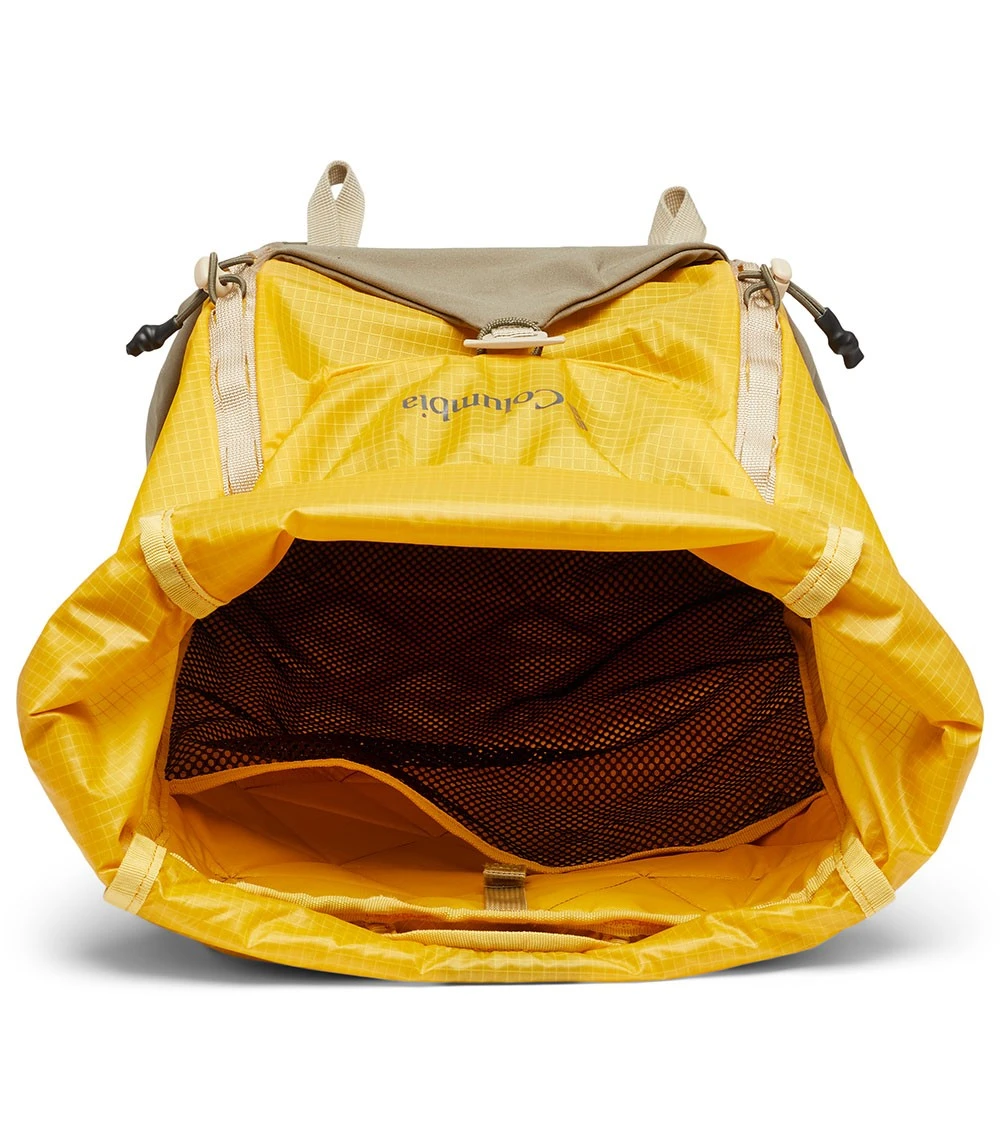 Columbia Tandem Trail 22L Backpack - Unisex Golden Nugget / Stone Green 4 Columbia Tandem Trail 22L Backpack - Unisex Golden Nugget / Stone Green - Image 4