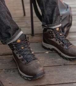 Columbia Newton Ridge Plus II Waterproof Hiking Boots - Wide Fit - Mens Cordovan / Squash -Columbia Sale Store 1695143189 1594732 231 13